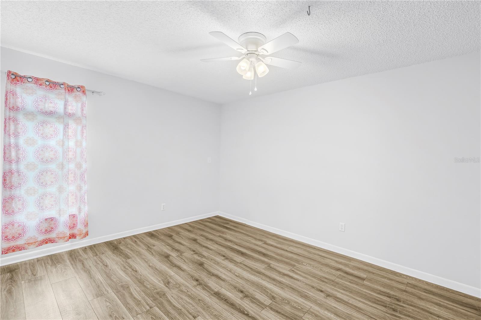 Listing photo id 24 for 143 Cherry Laurel Drive