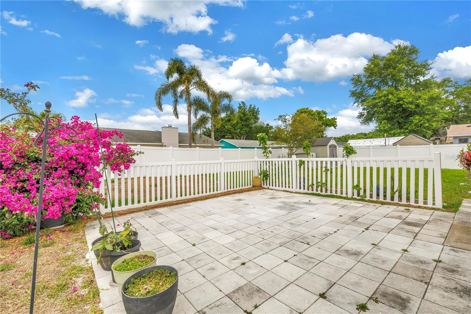 Listing photo id 28 for 143 Cherry Laurel Drive