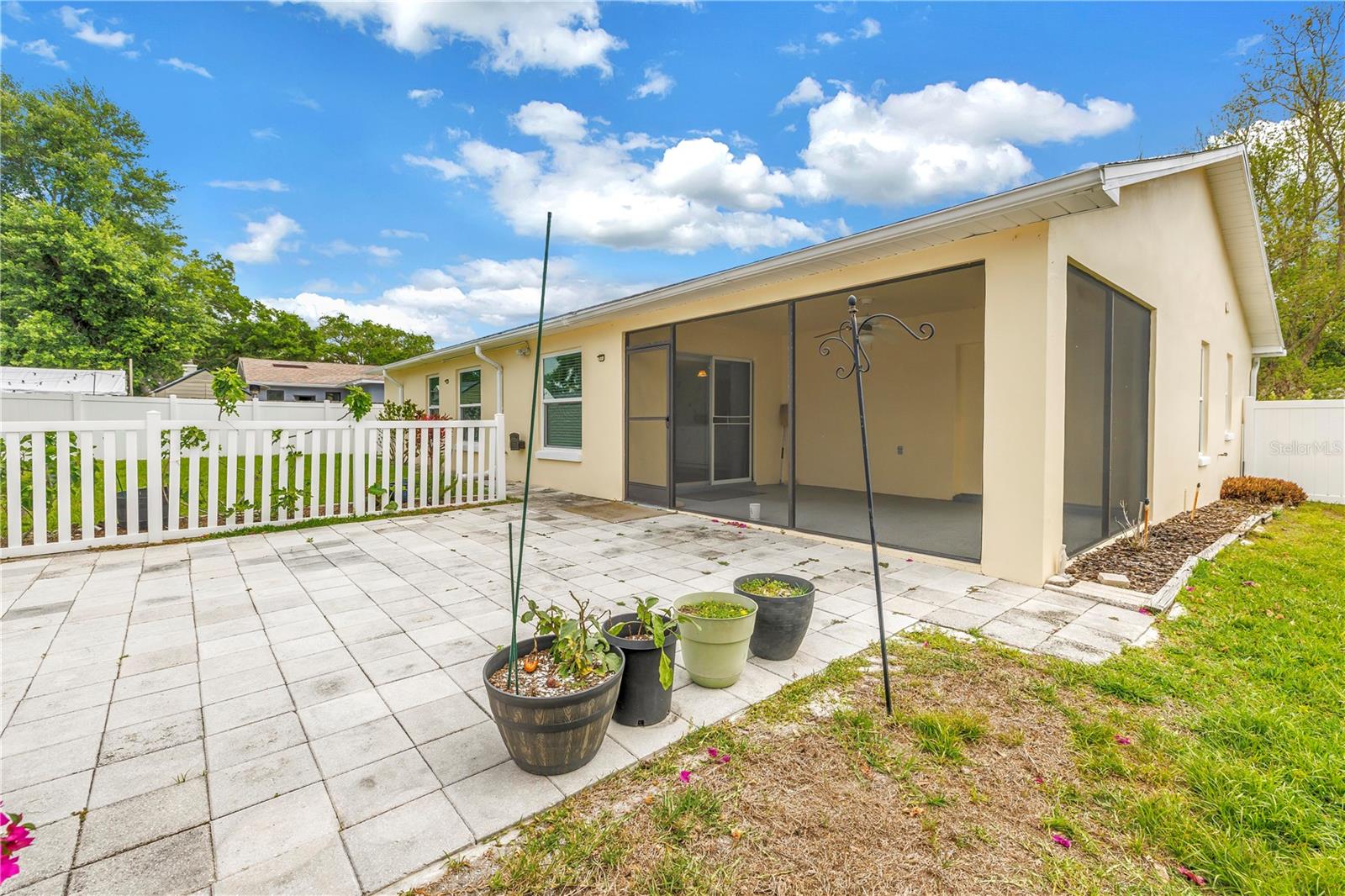 Listing photo id 29 for 143 Cherry Laurel Drive