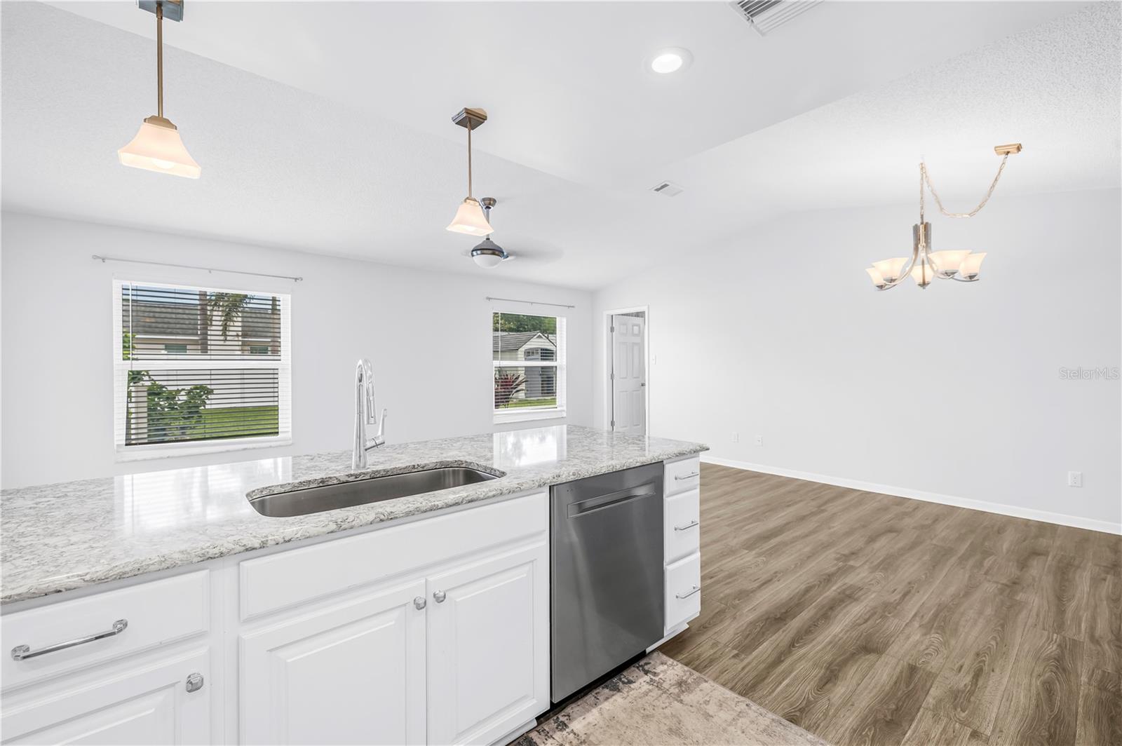 Listing photo id 6 for 143 Cherry Laurel Drive