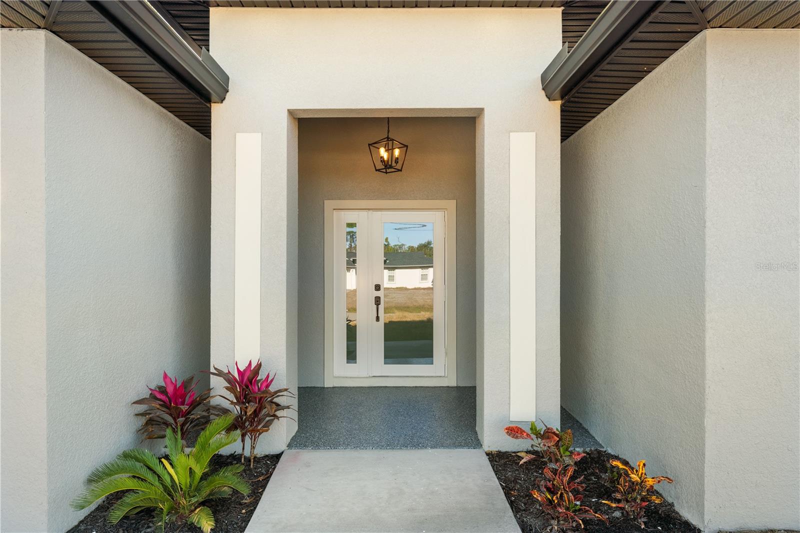 Image 2 of 19 For 2967 Barry Road