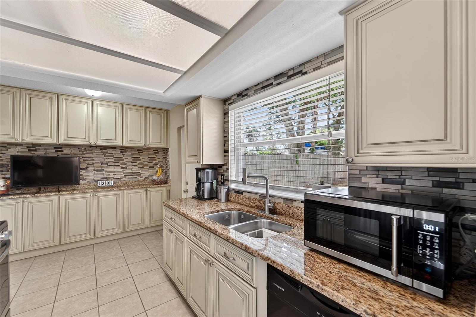 Image 10 of 33 For 6224 Doe Circle W