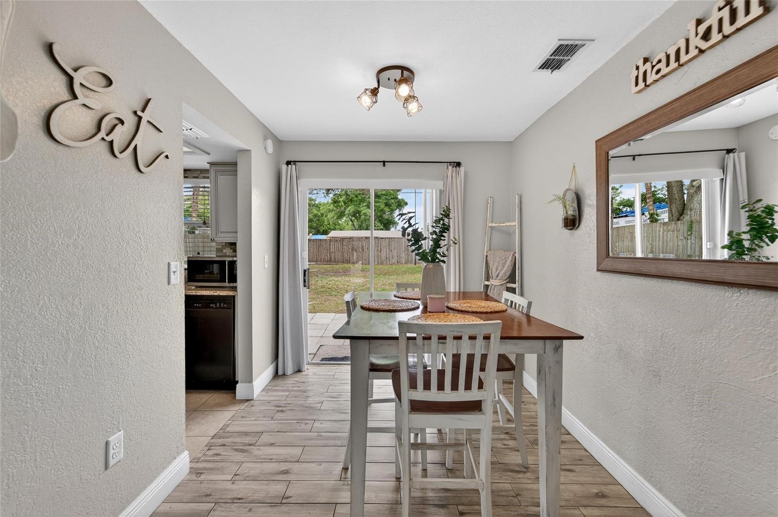 Image 12 of 33 For 6224 Doe Circle W