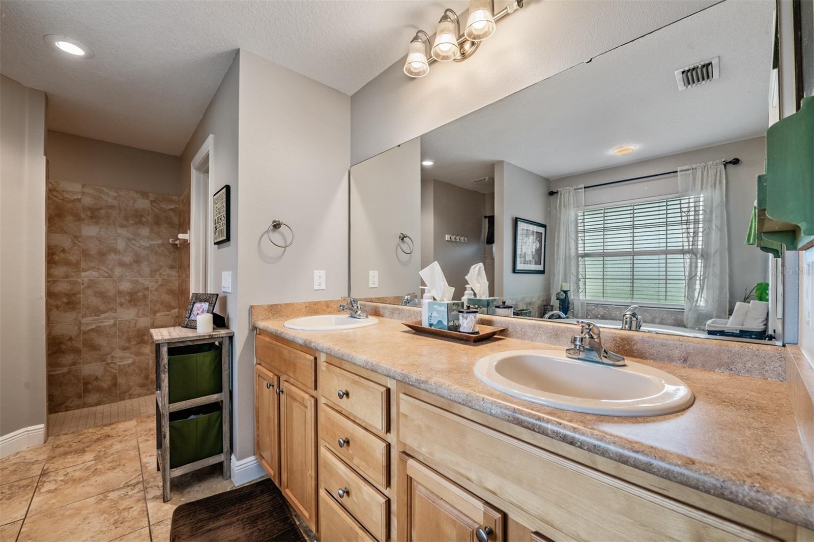 Image 20 of 42 For 3218 Bella Garden Lane