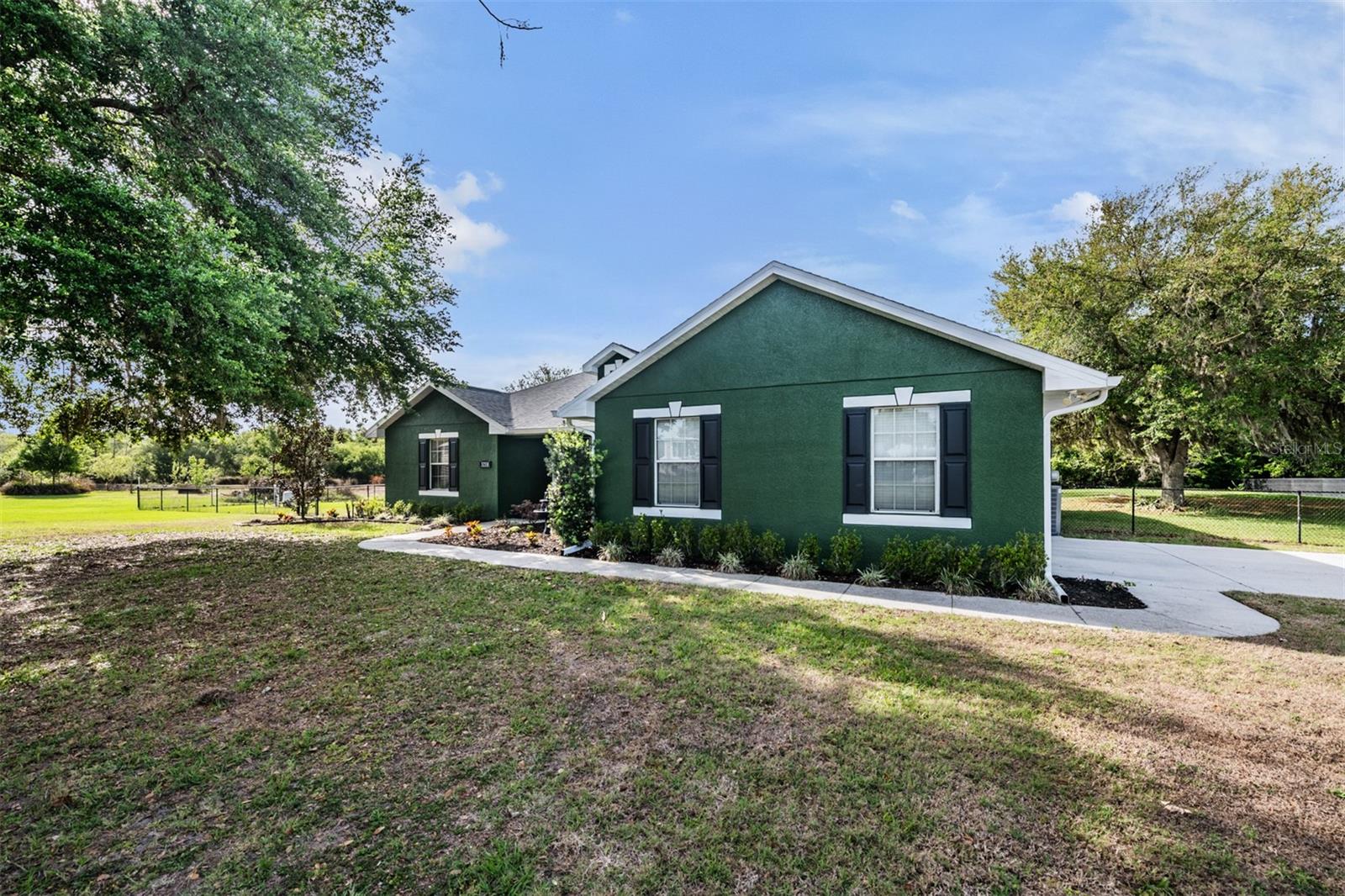 Image 3 of 42 For 3218 Bella Garden Lane