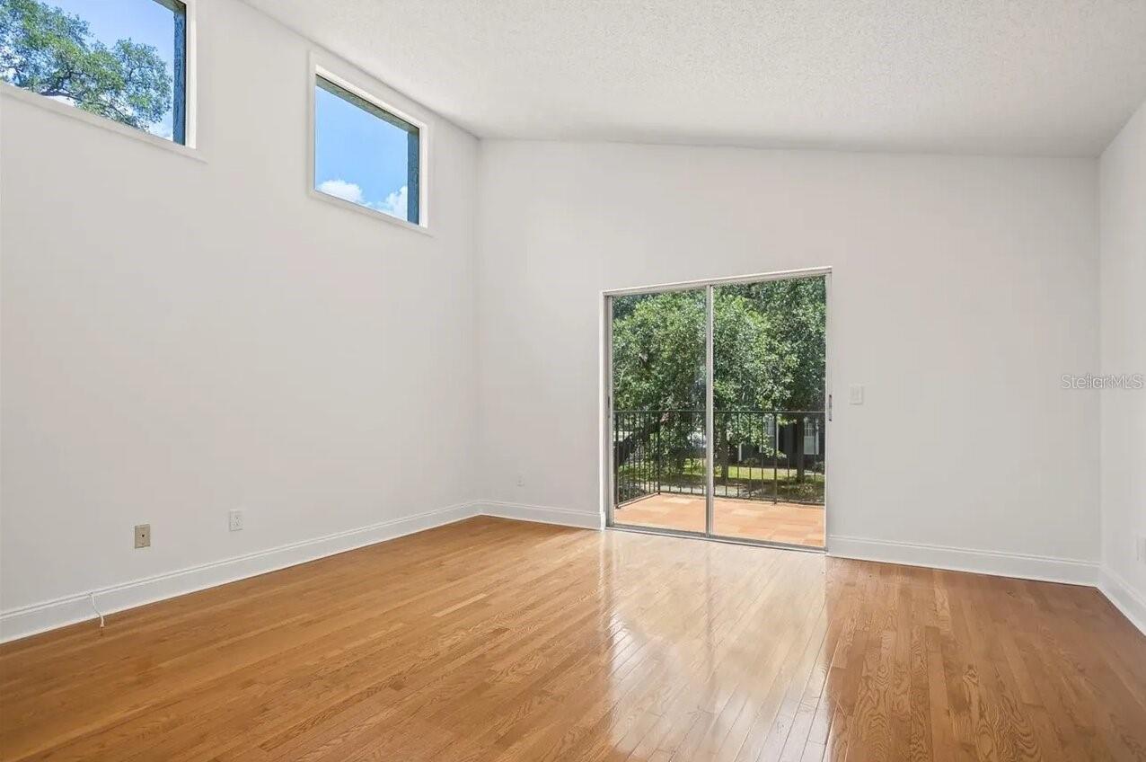 Image 4 of 17 For 1011 Moody Avenue 12