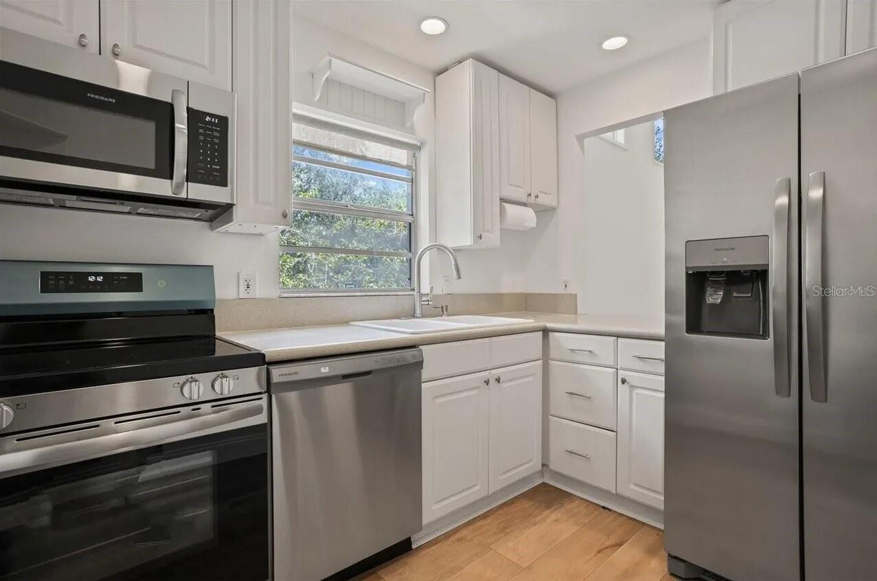 Image 8 of 17 For 1011 Moody Avenue 12