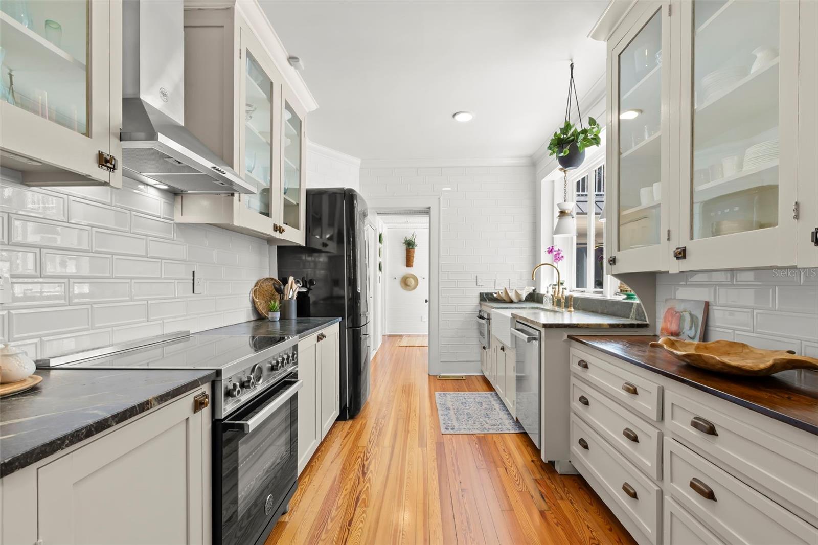 Image 16 of 69 For 516 17th Avenue Ne