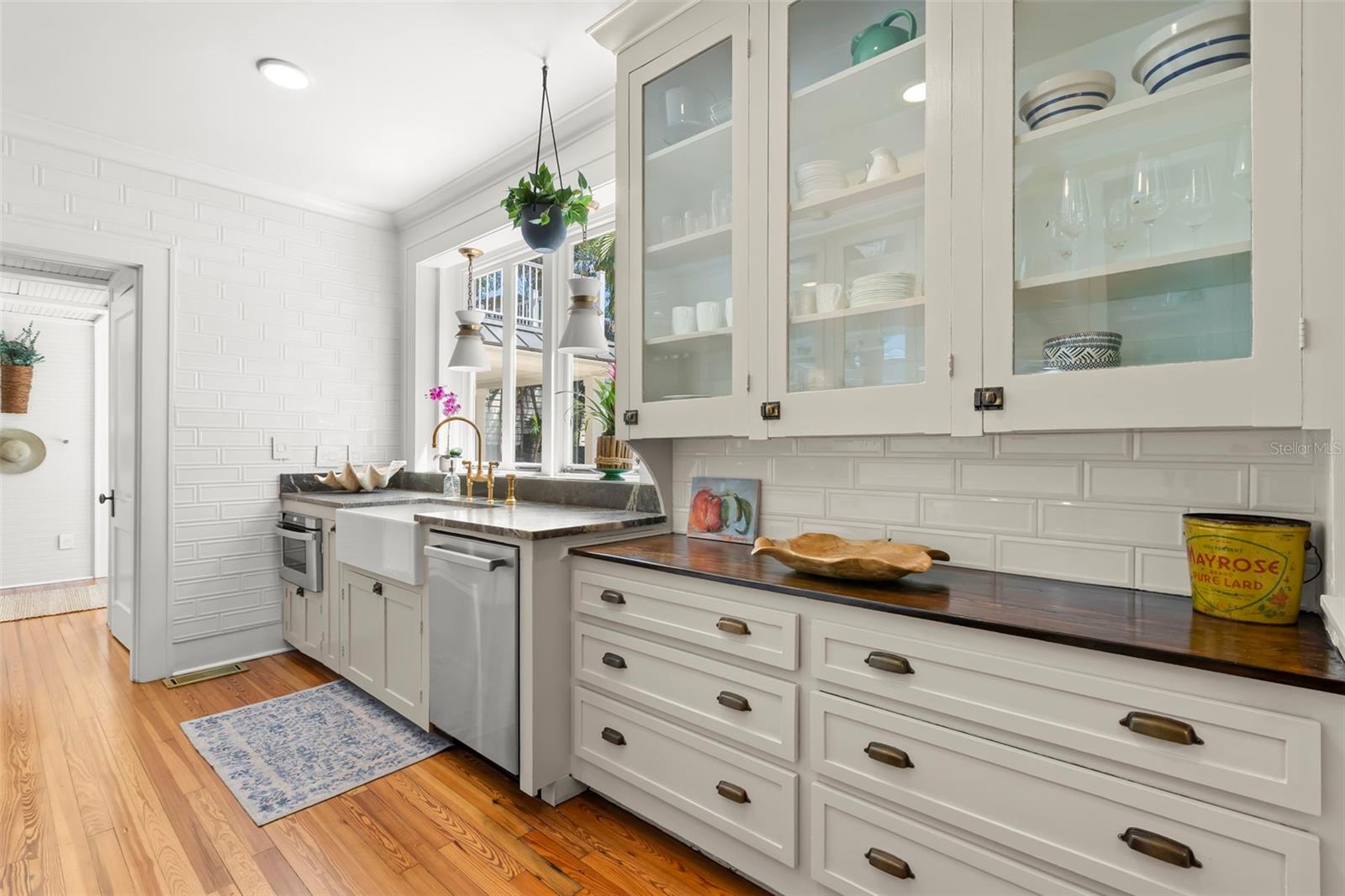 Image 18 of 69 For 516 17th Avenue Ne