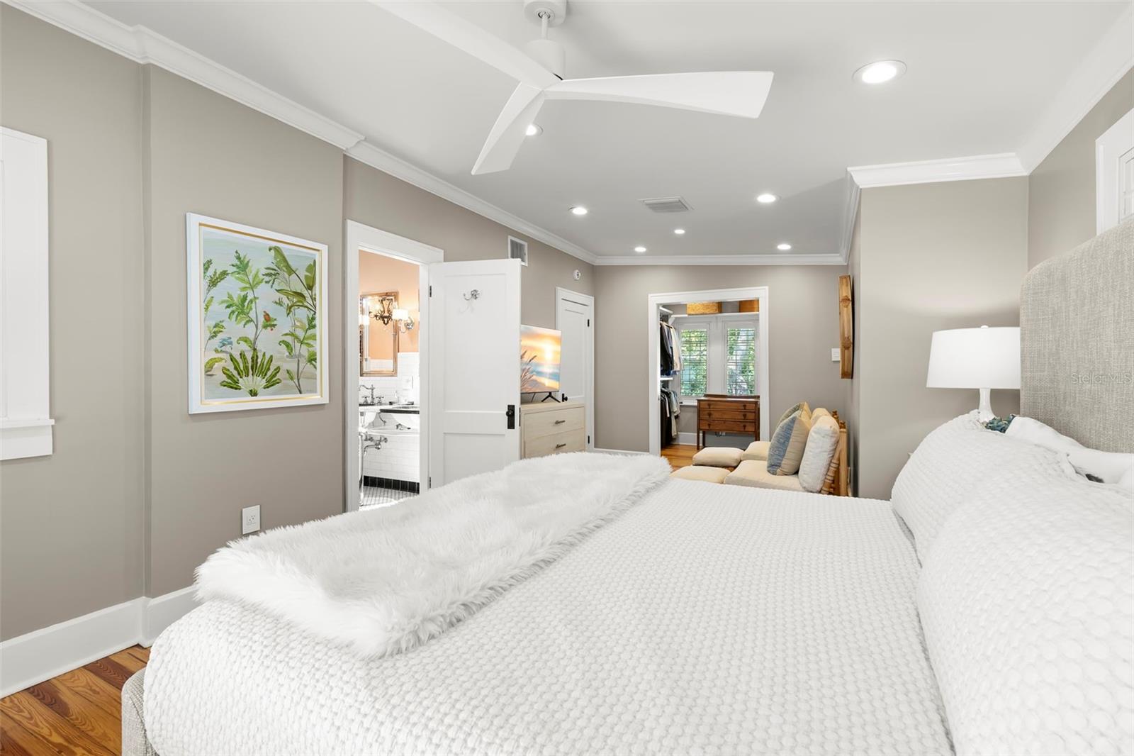 Image 43 of 69 For 516 17th Avenue Ne