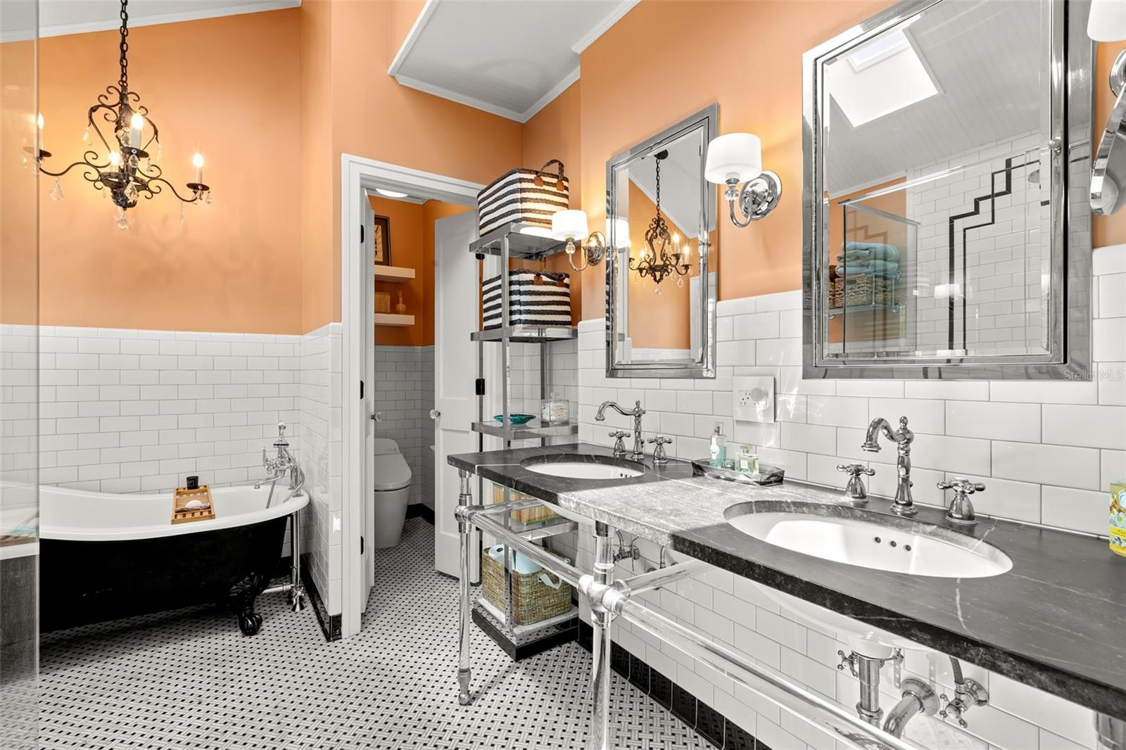 Image 44 of 69 For 516 17th Avenue Ne