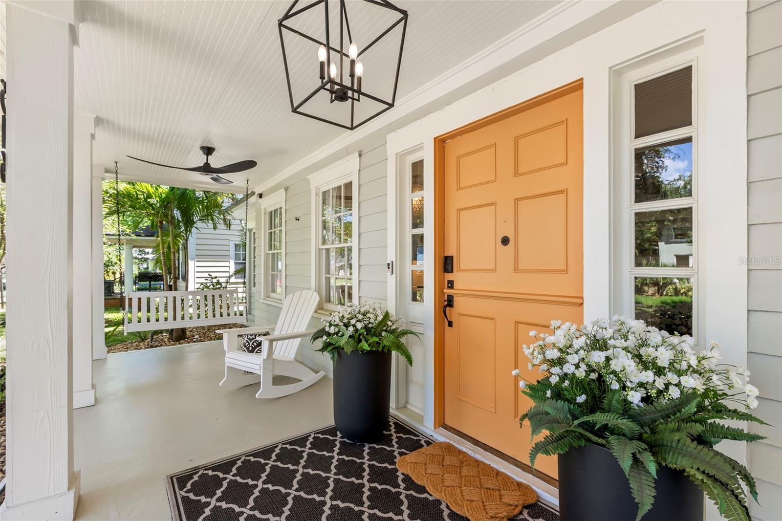 Image 6 of 69 For 516 17th Avenue Ne