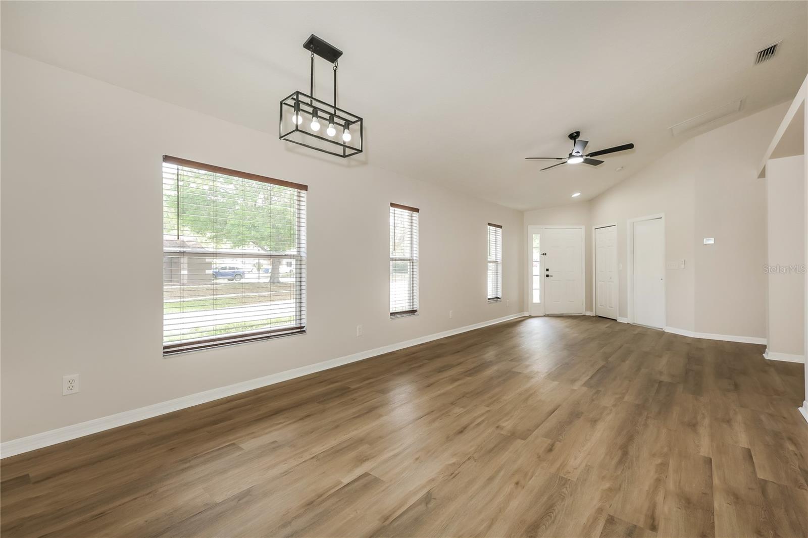 Image 4 of 15 For 208 Summer Sails Drive