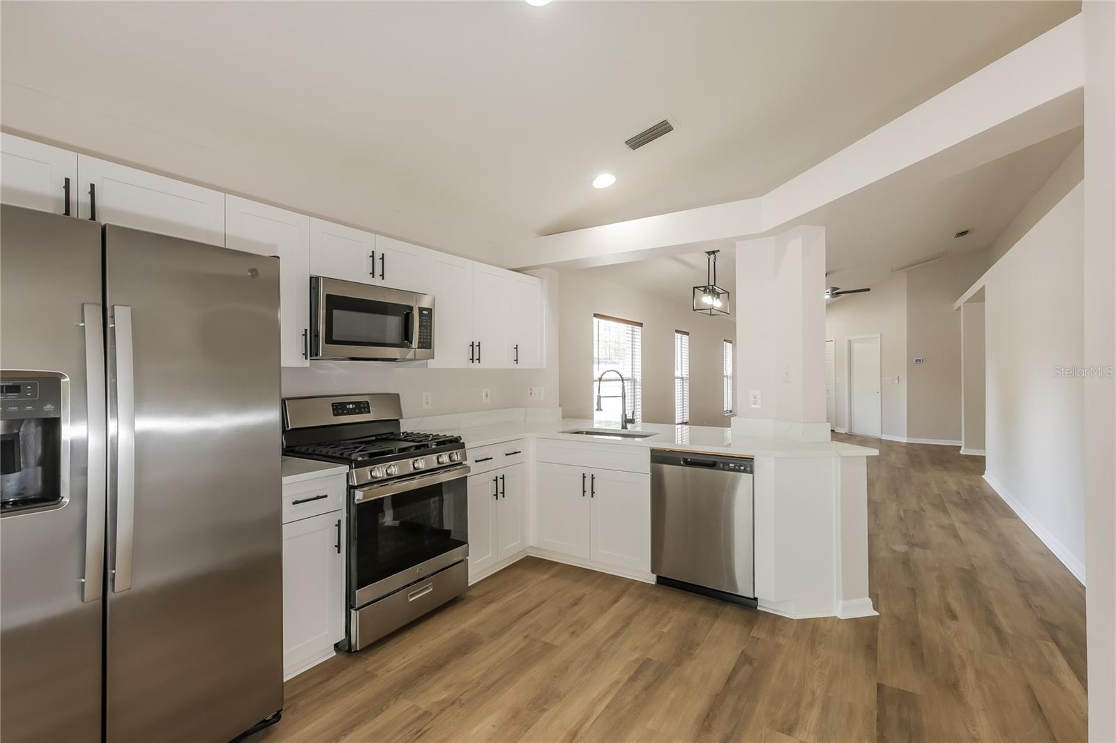 Image 8 of 15 For 208 Summer Sails Drive