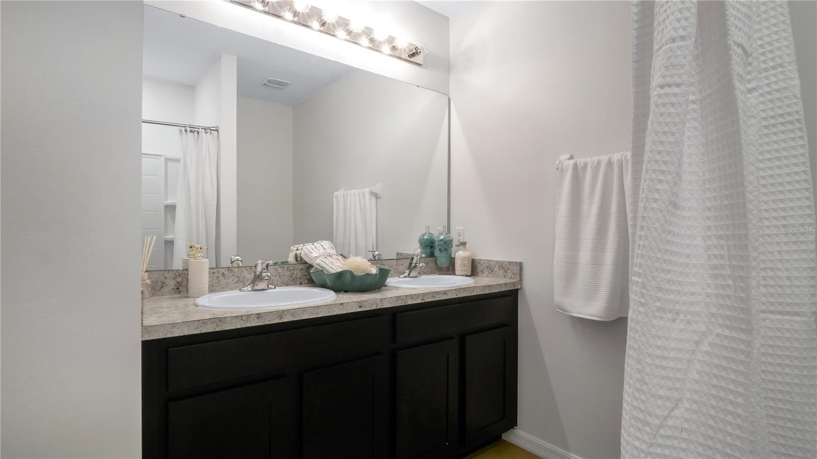 Image 16 of 20 For 3503 Diamond Leaf Court