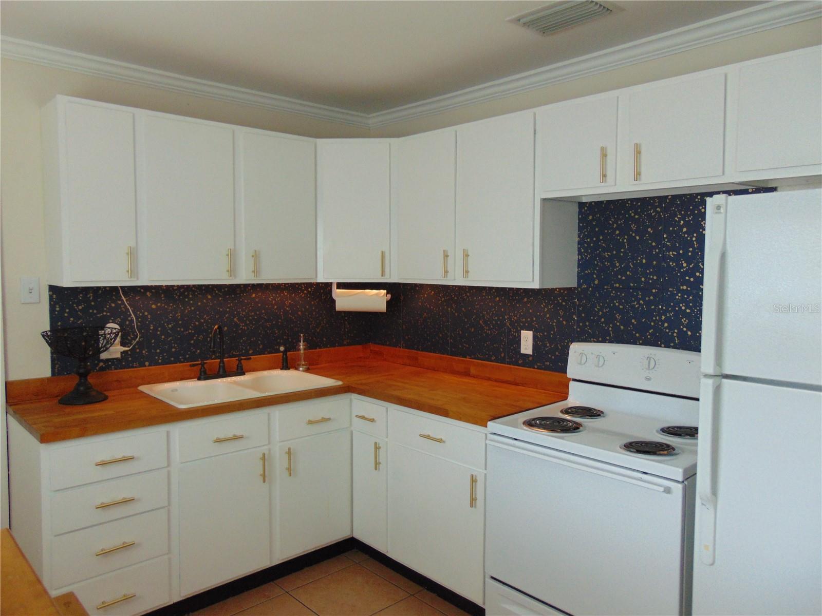 Image 7 of 20 For 3215 Hartnett Avenue