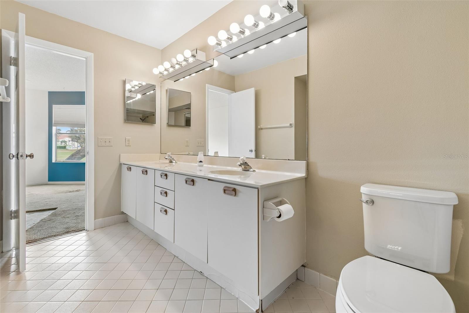 Image 13 of 31 For 6000 Bahia Del Mar Circle 134