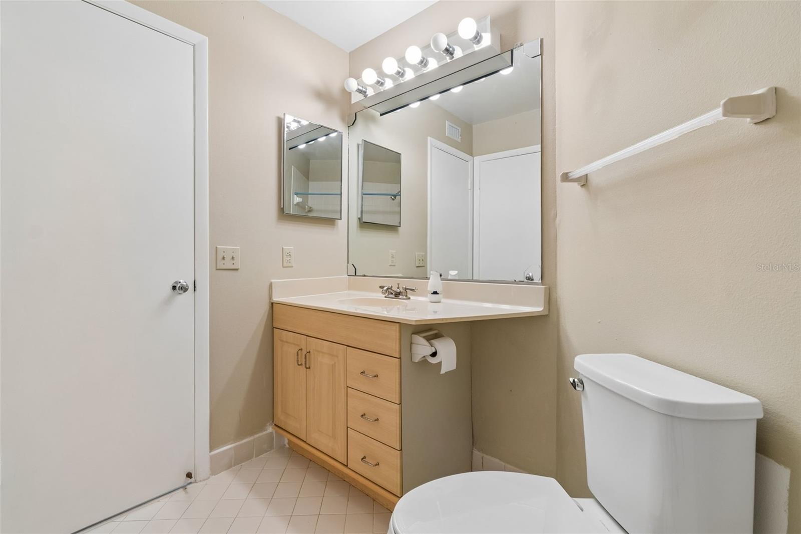 Image 18 of 31 For 6000 Bahia Del Mar Circle 134