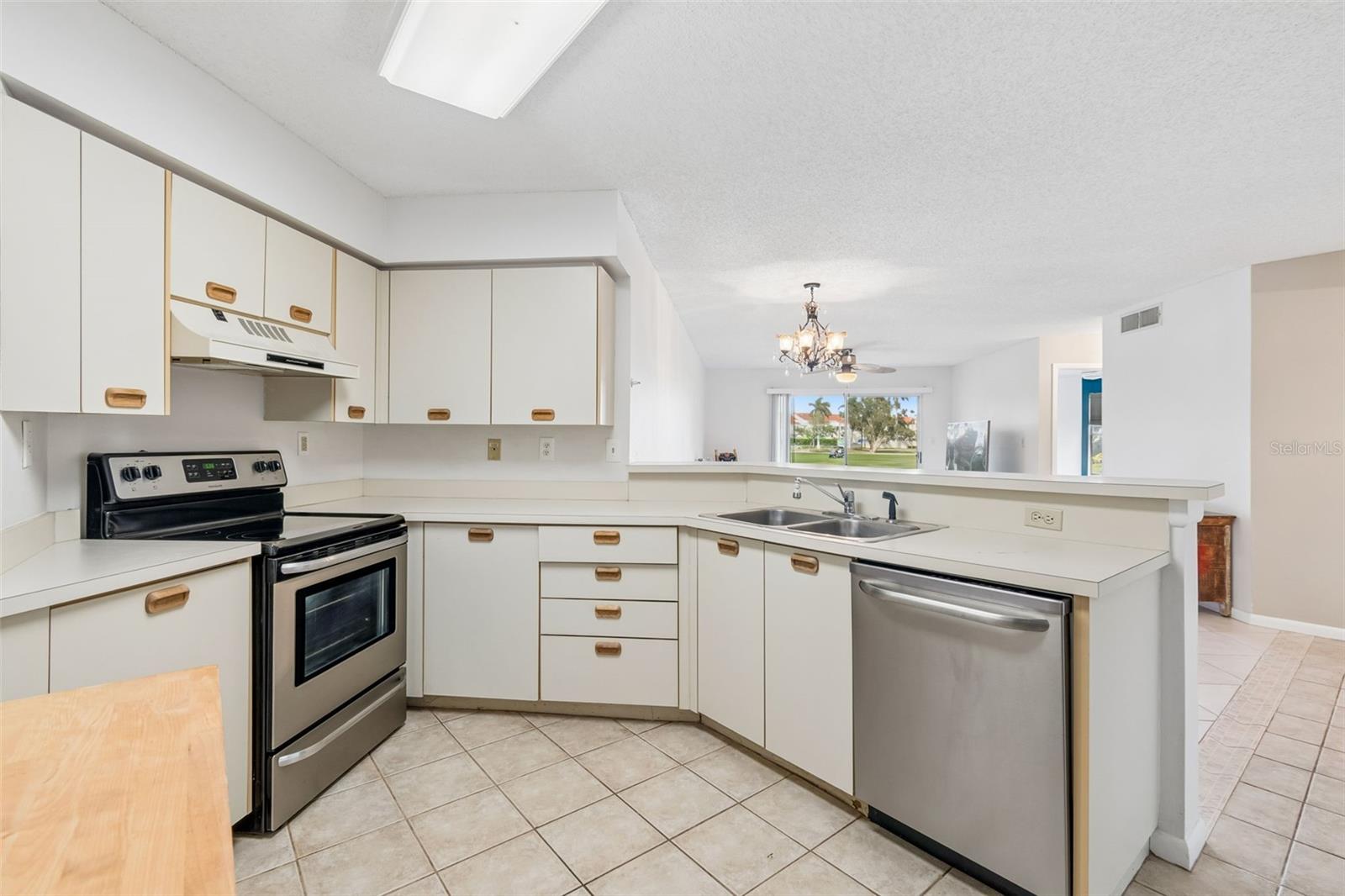 Image 4 of 31 For 6000 Bahia Del Mar Circle 134