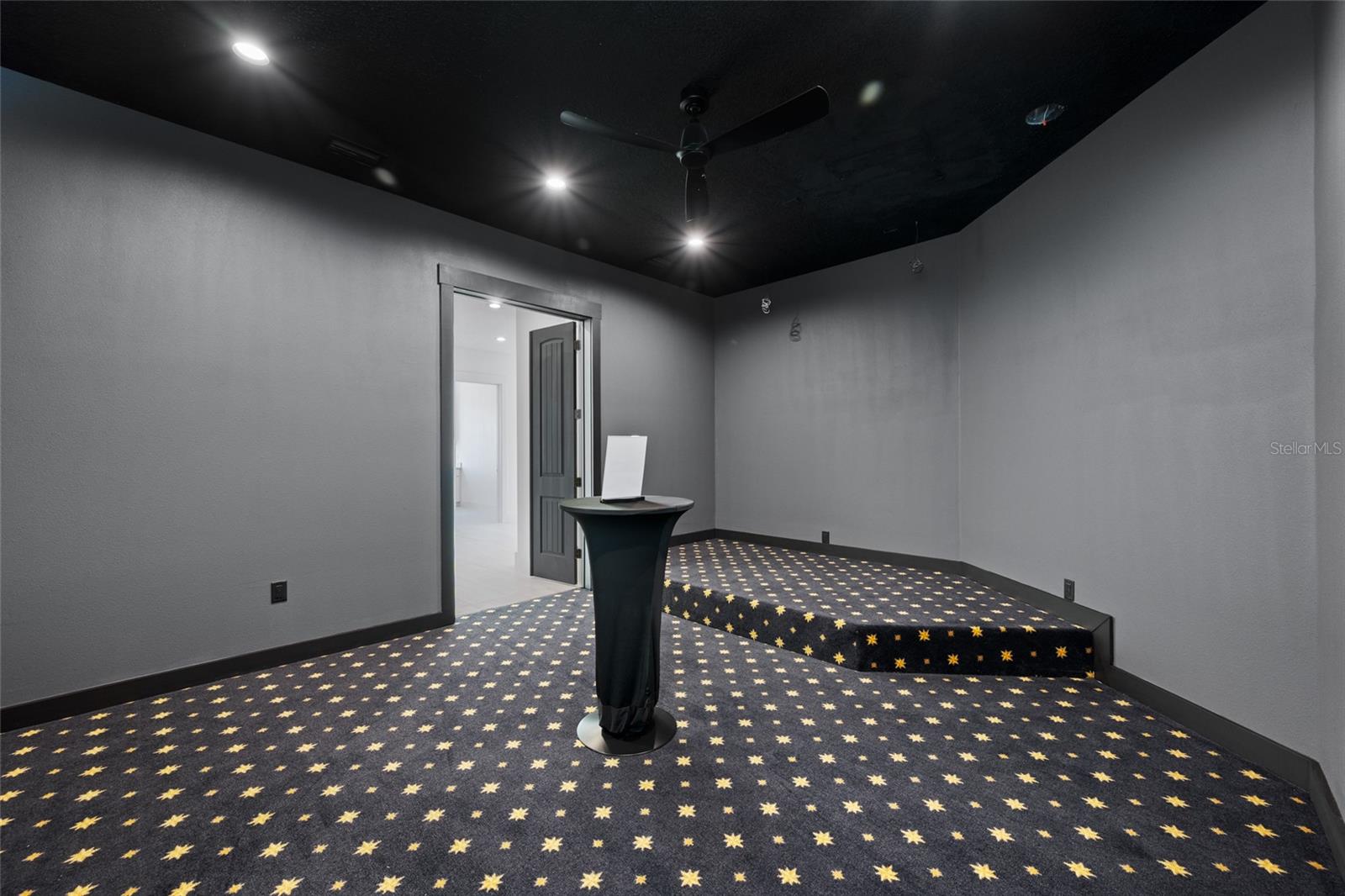 Image 11 of 72 For 11460 7th Street E