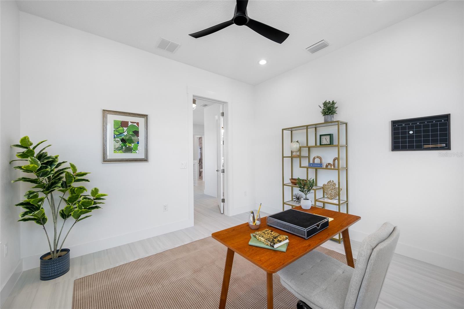 Image 28 of 72 For 11460 7th Street E