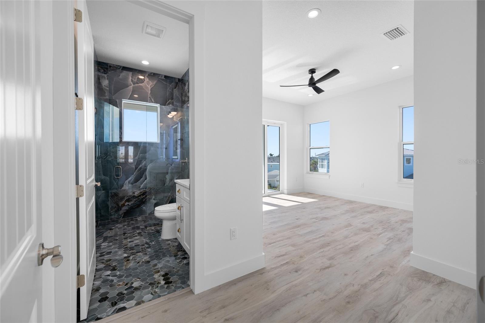 Image 48 of 72 For 11460 7th Street E