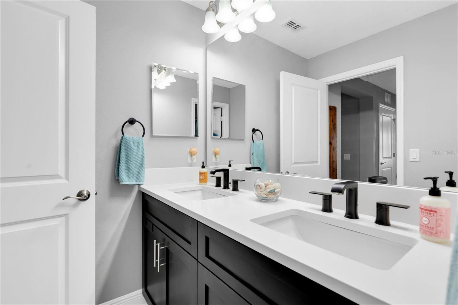 Image 35 of 73 For 3867 Villamore Lane