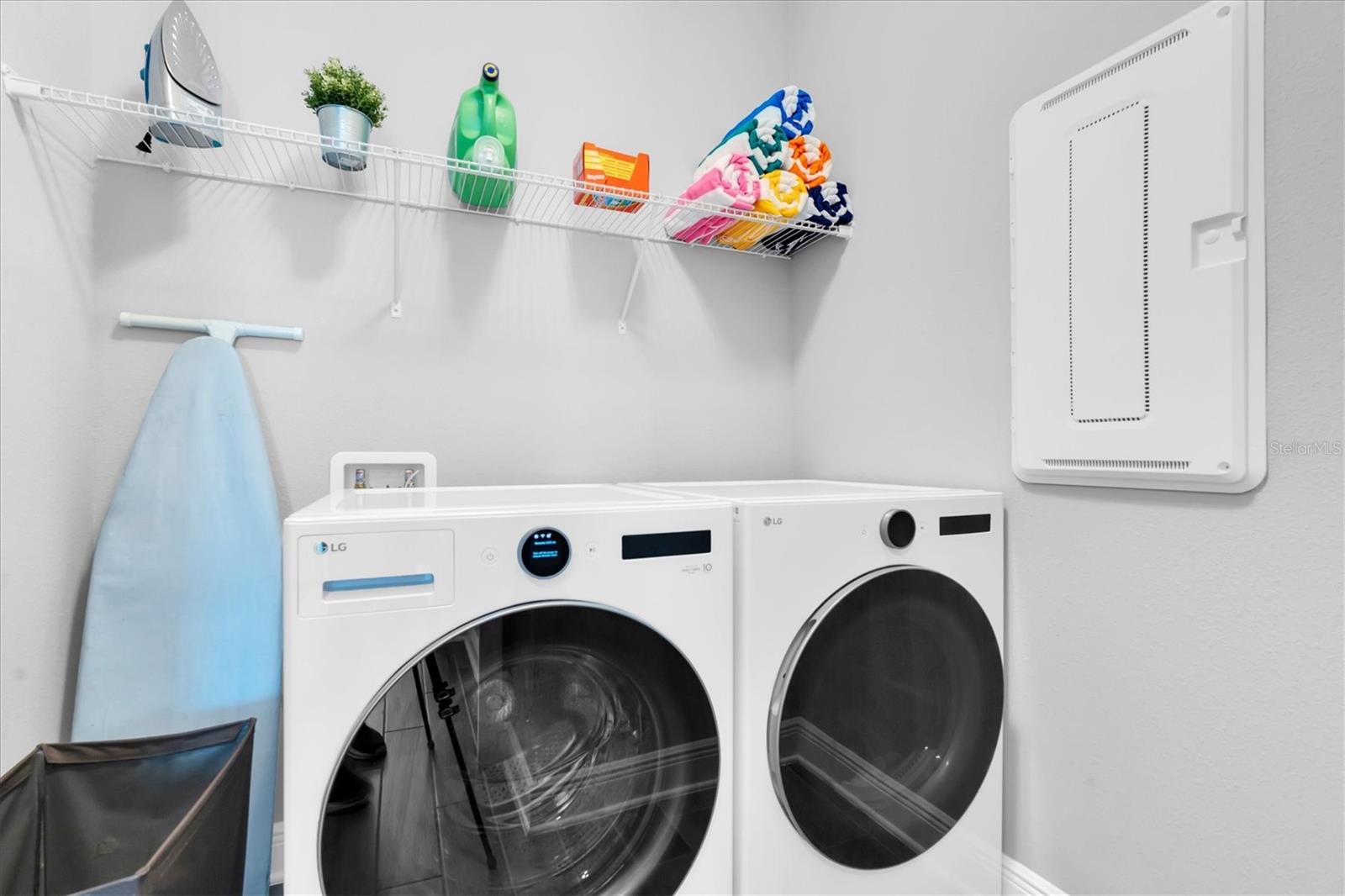 Image 36 of 73 For 3867 Villamore Lane