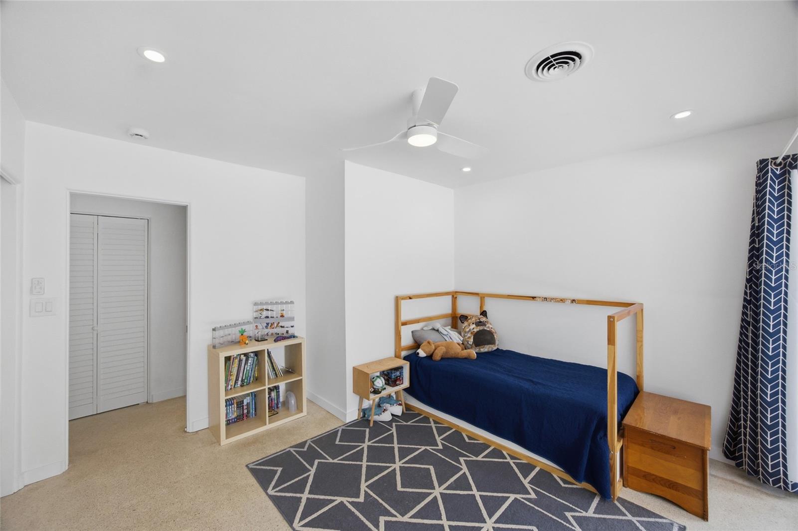 Image 20 of 38 For 615 Fontana Lane