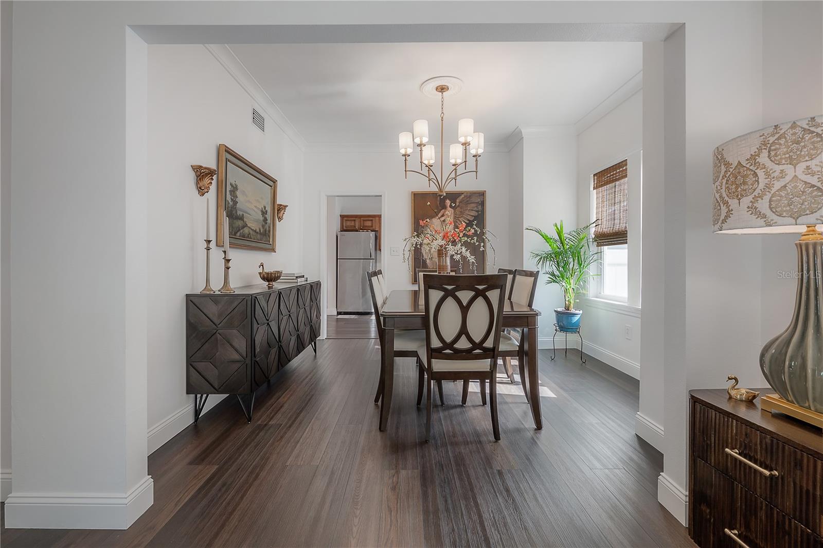 Image 10 of 31 For 502 Amelia Avenue