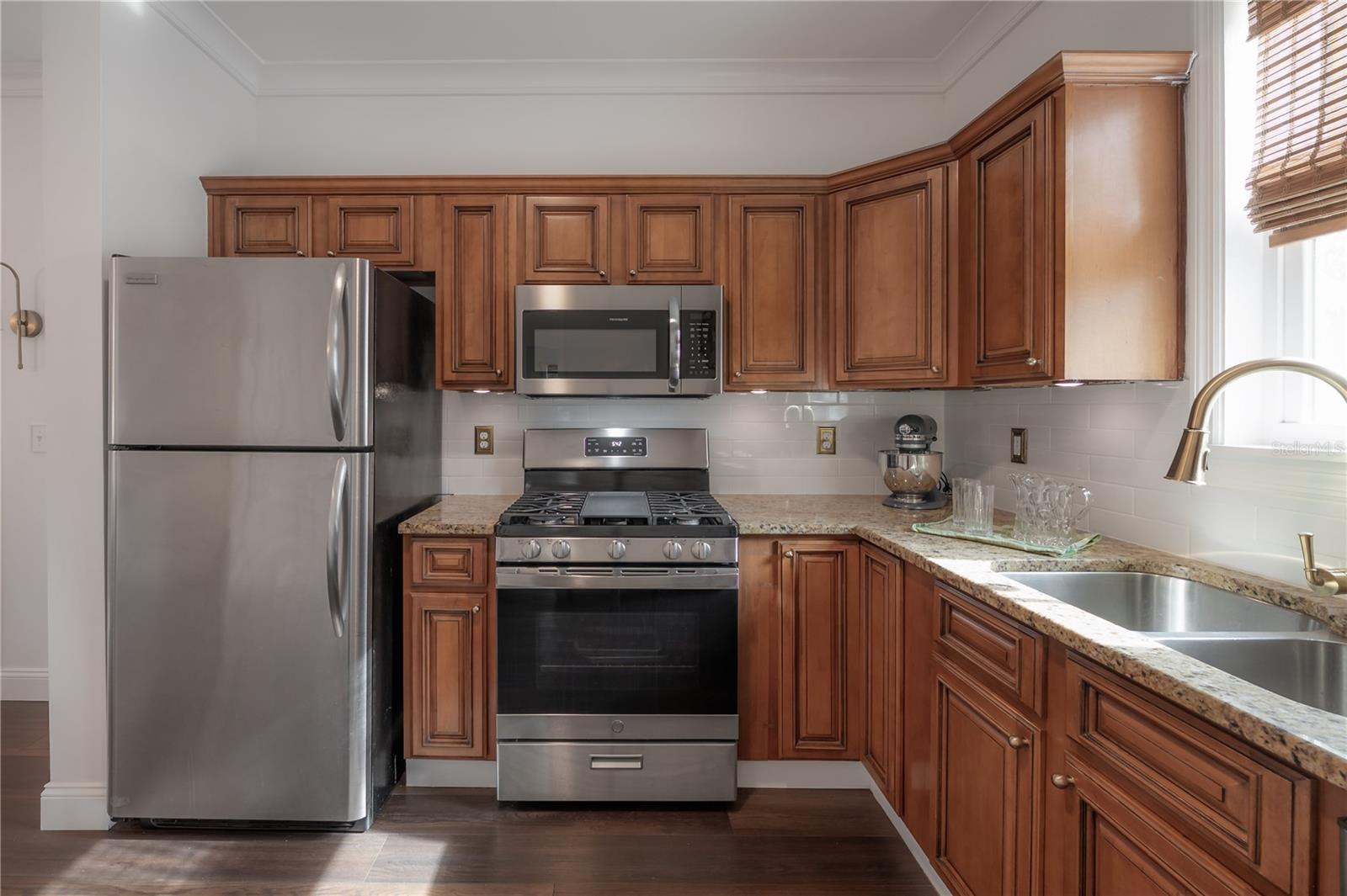 Image 15 of 31 For 502 Amelia Avenue