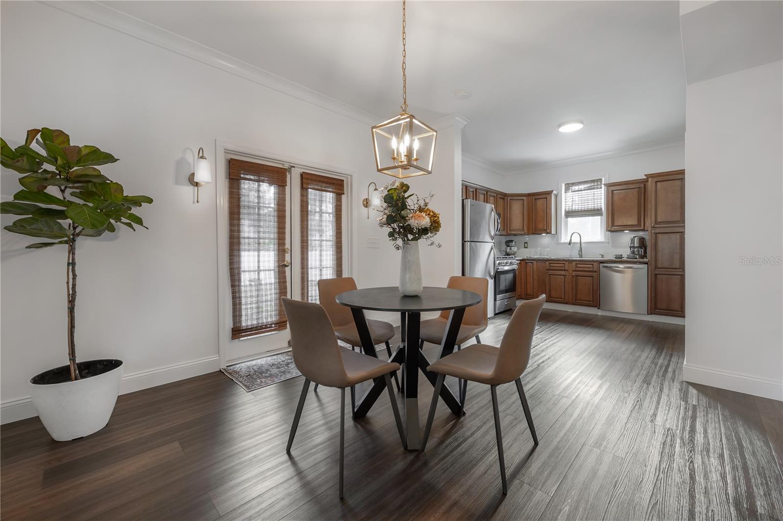 Image 17 of 31 For 502 Amelia Avenue