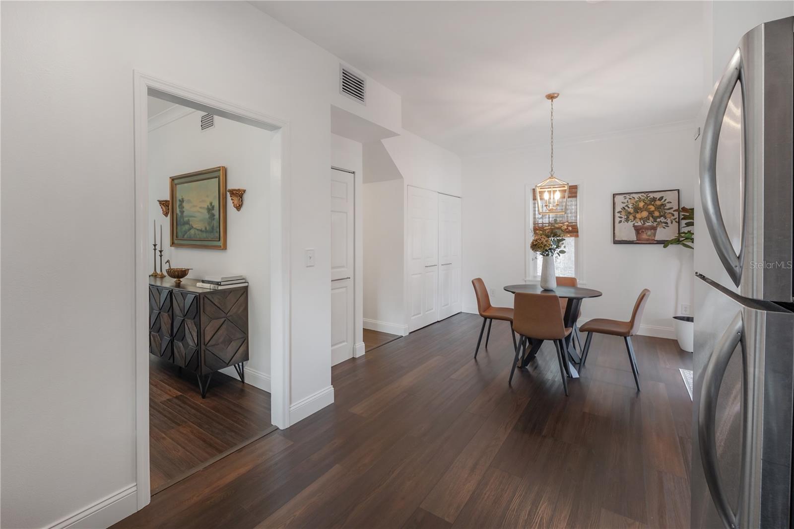 Image 19 of 31 For 502 Amelia Avenue