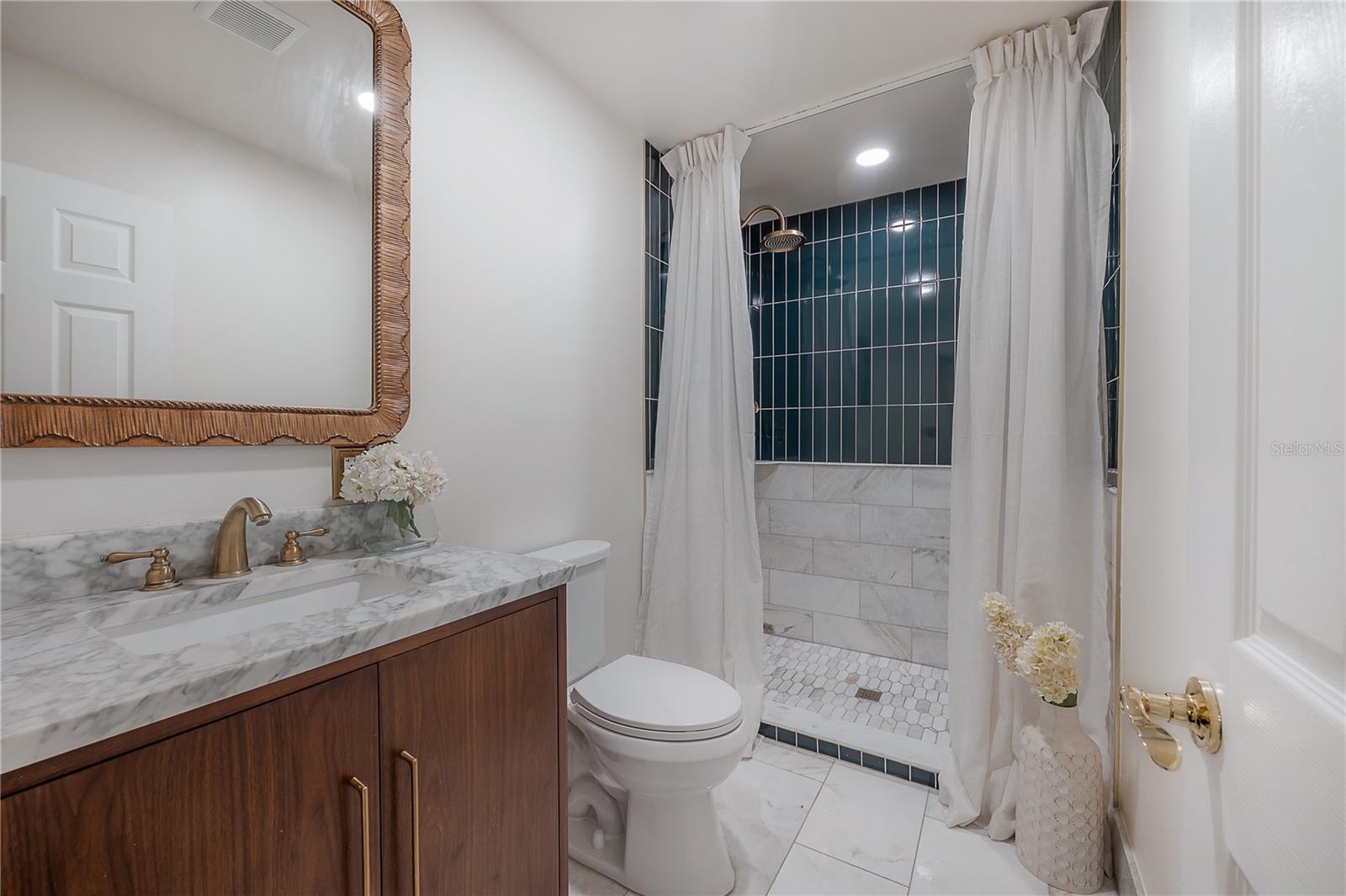 Image 22 of 31 For 502 Amelia Avenue