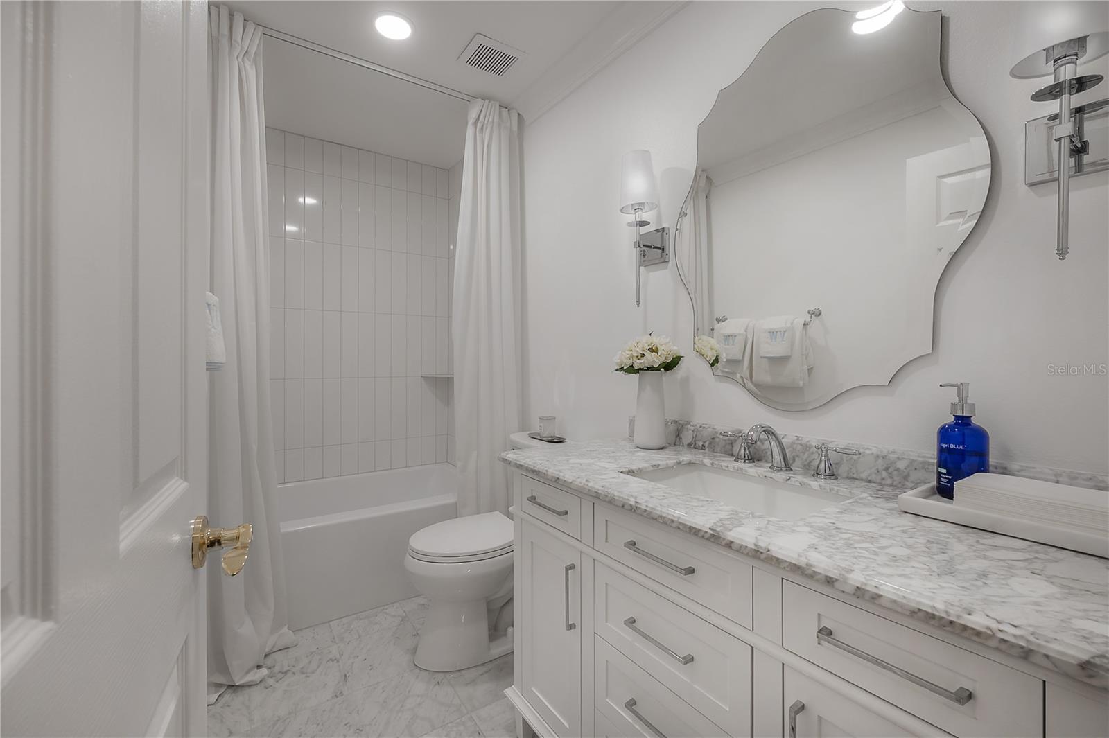 Image 28 of 31 For 502 Amelia Avenue