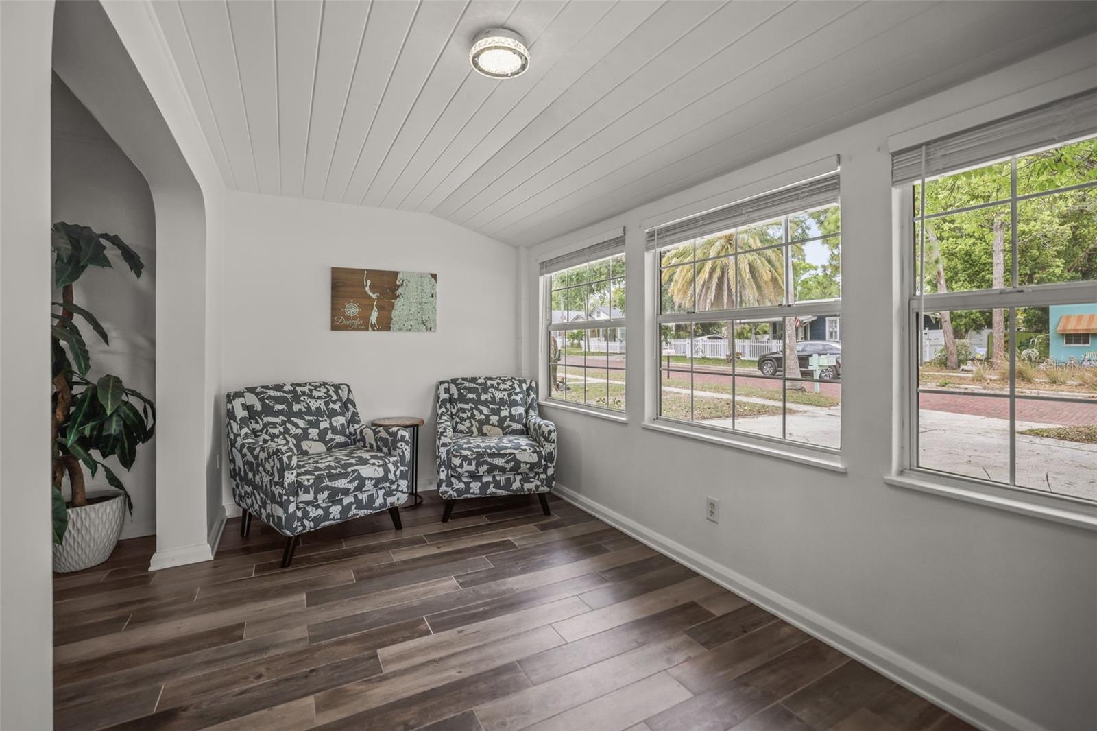 Image 11 of 47 For 641 Wilkie Street