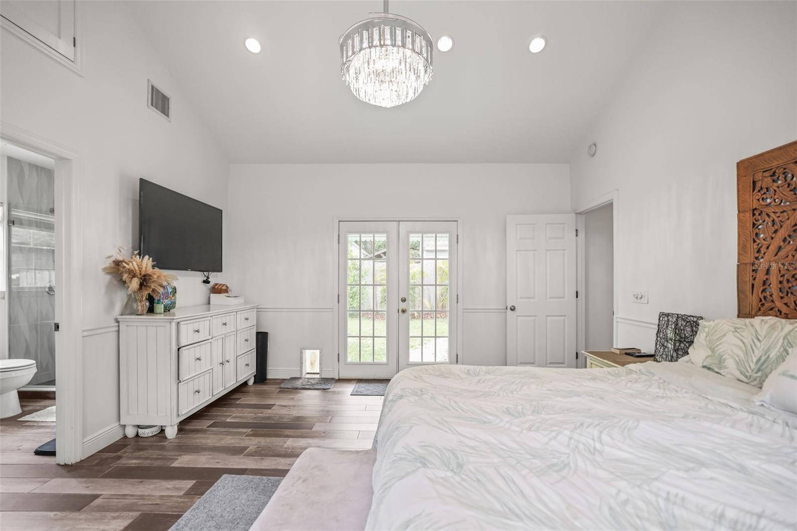 Image 15 of 47 For 641 Wilkie Street