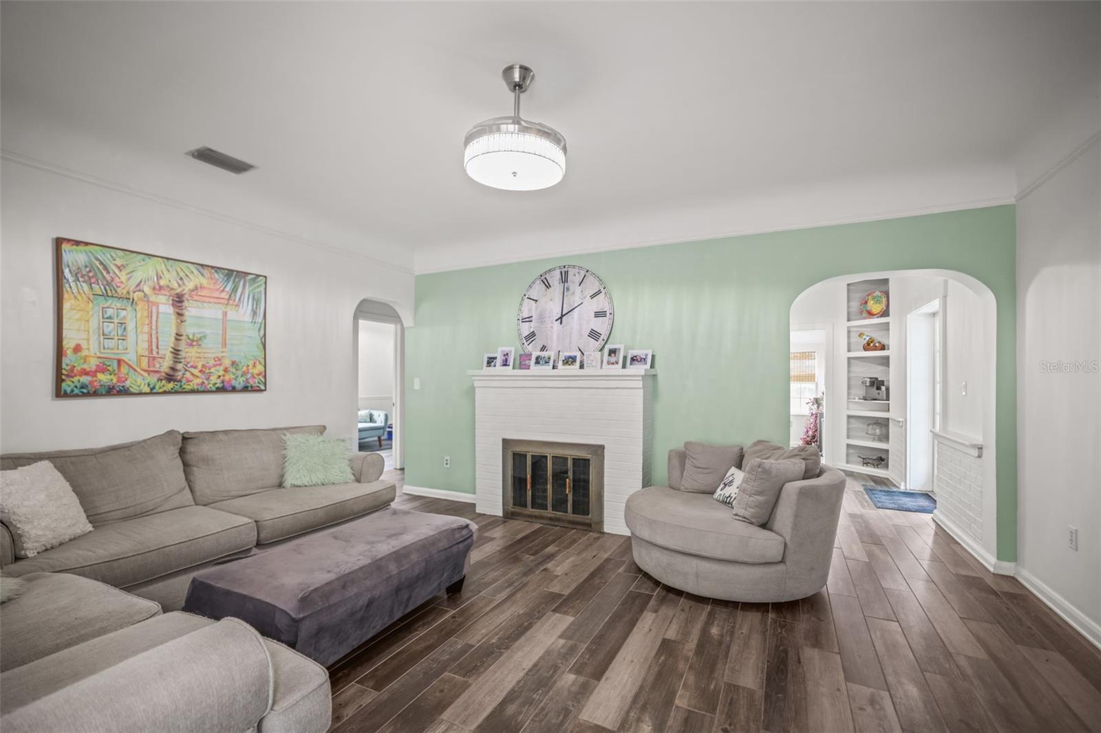 Image 3 of 47 For 641 Wilkie Street