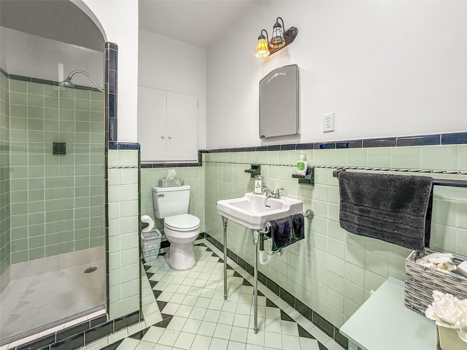 Image 31 of 47 For 641 Wilkie Street