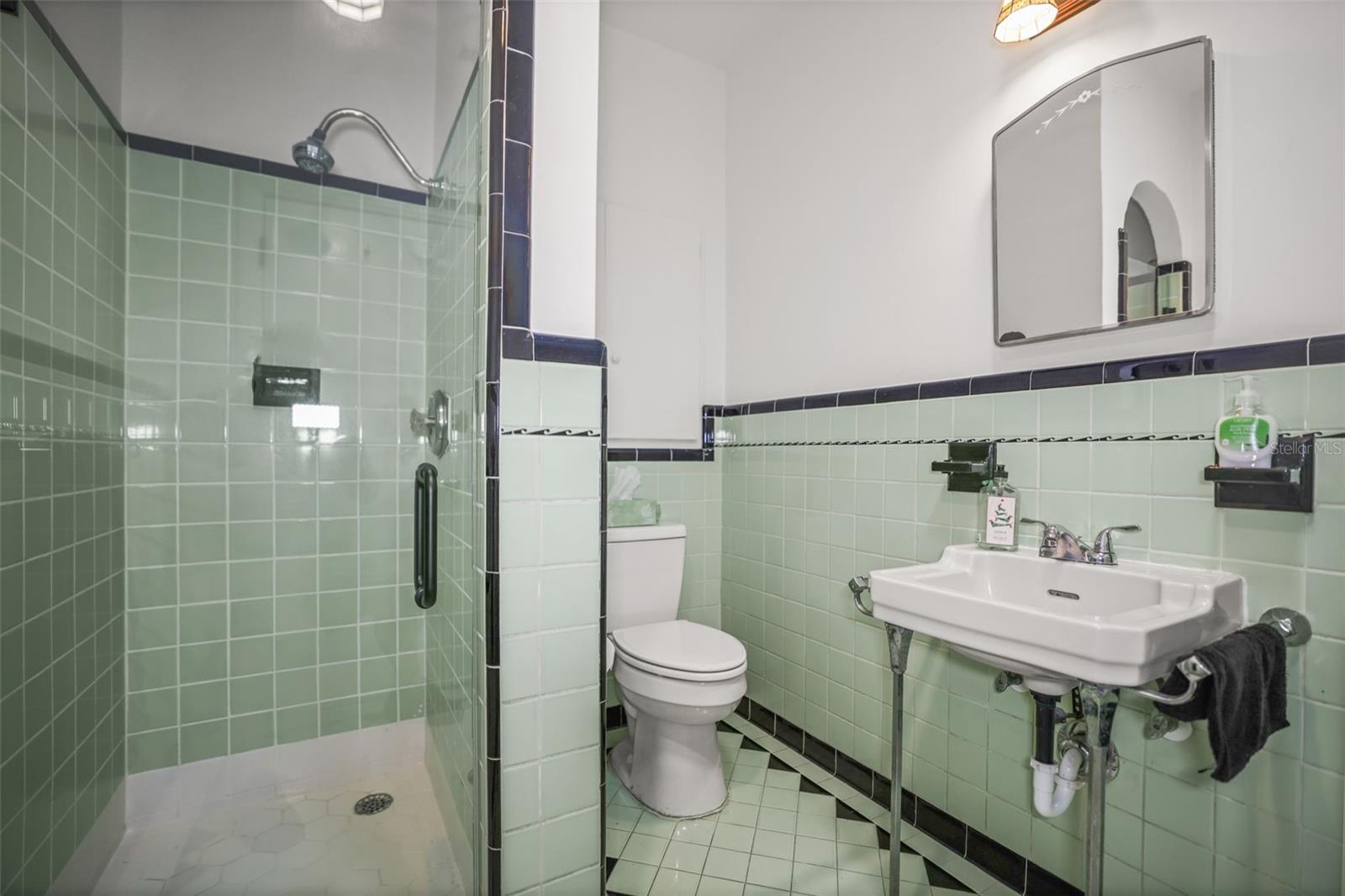 Image 32 of 47 For 641 Wilkie Street