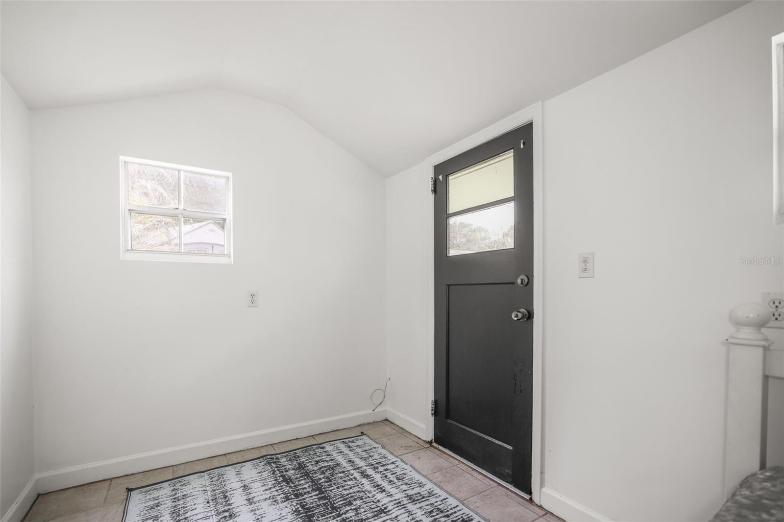 Image 39 of 47 For 641 Wilkie Street