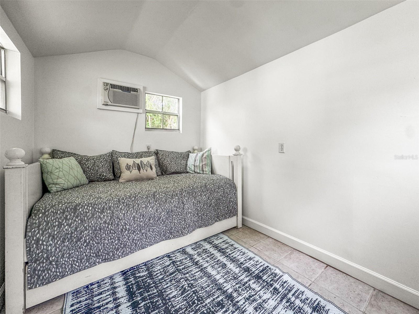 Image 40 of 47 For 641 Wilkie Street