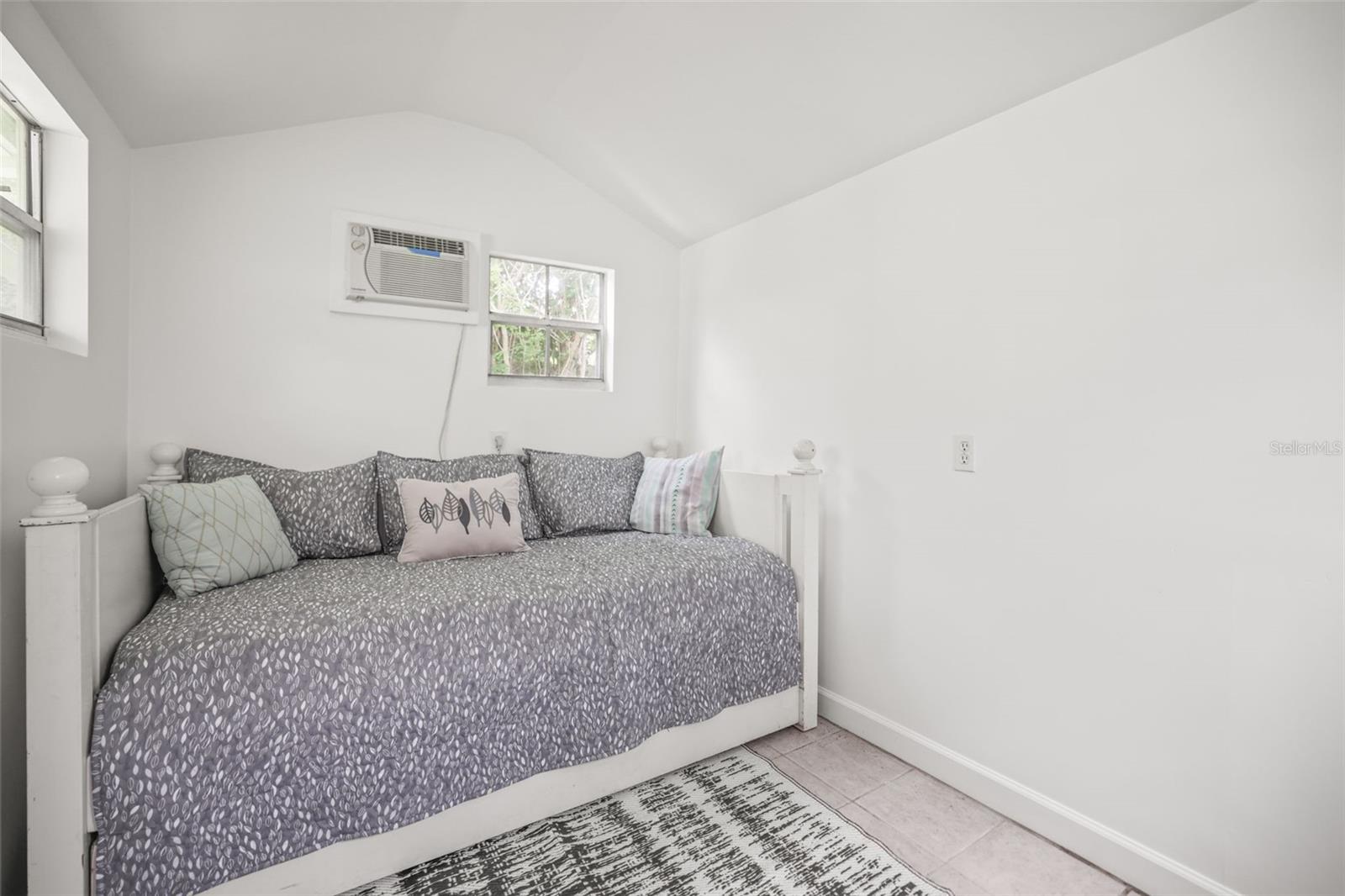 Image 41 of 47 For 641 Wilkie Street