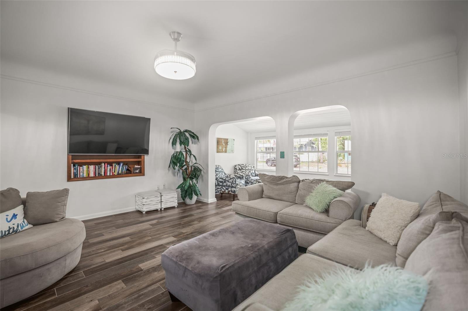 Image 5 of 47 For 641 Wilkie Street