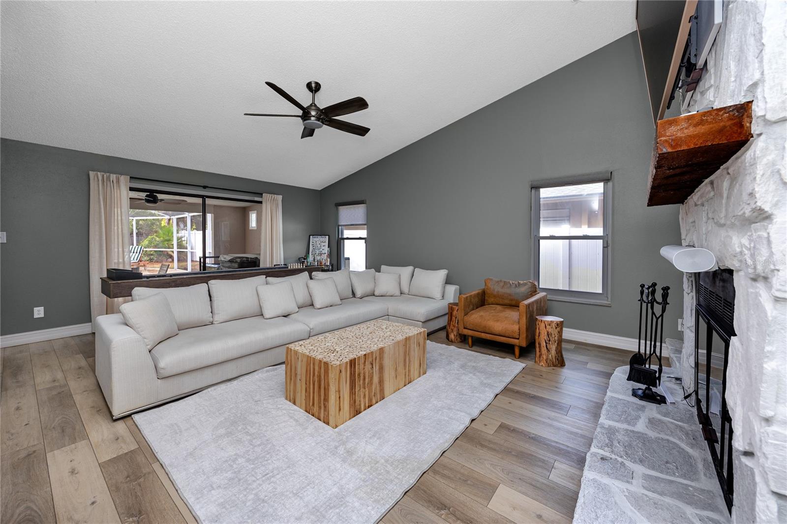 Image 12 of 48 For 27 Summit Lane