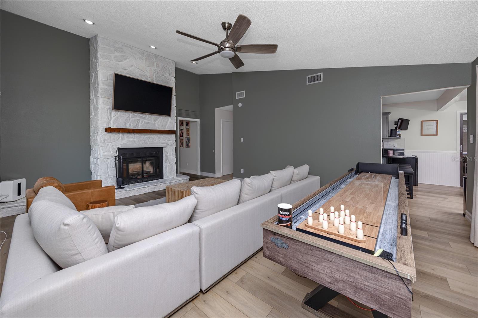 Image 13 of 48 For 27 Summit Lane