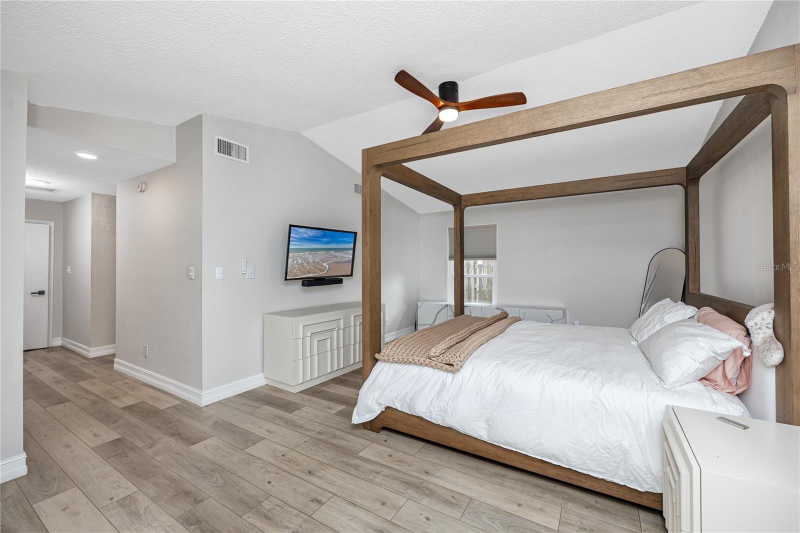 Image 15 of 48 For 27 Summit Lane