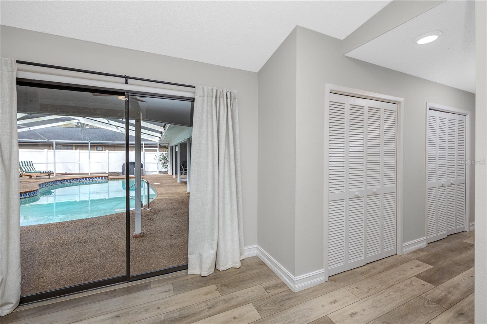 Image 16 of 48 For 27 Summit Lane