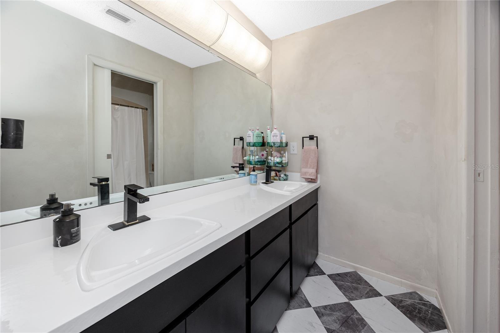 Image 17 of 48 For 27 Summit Lane