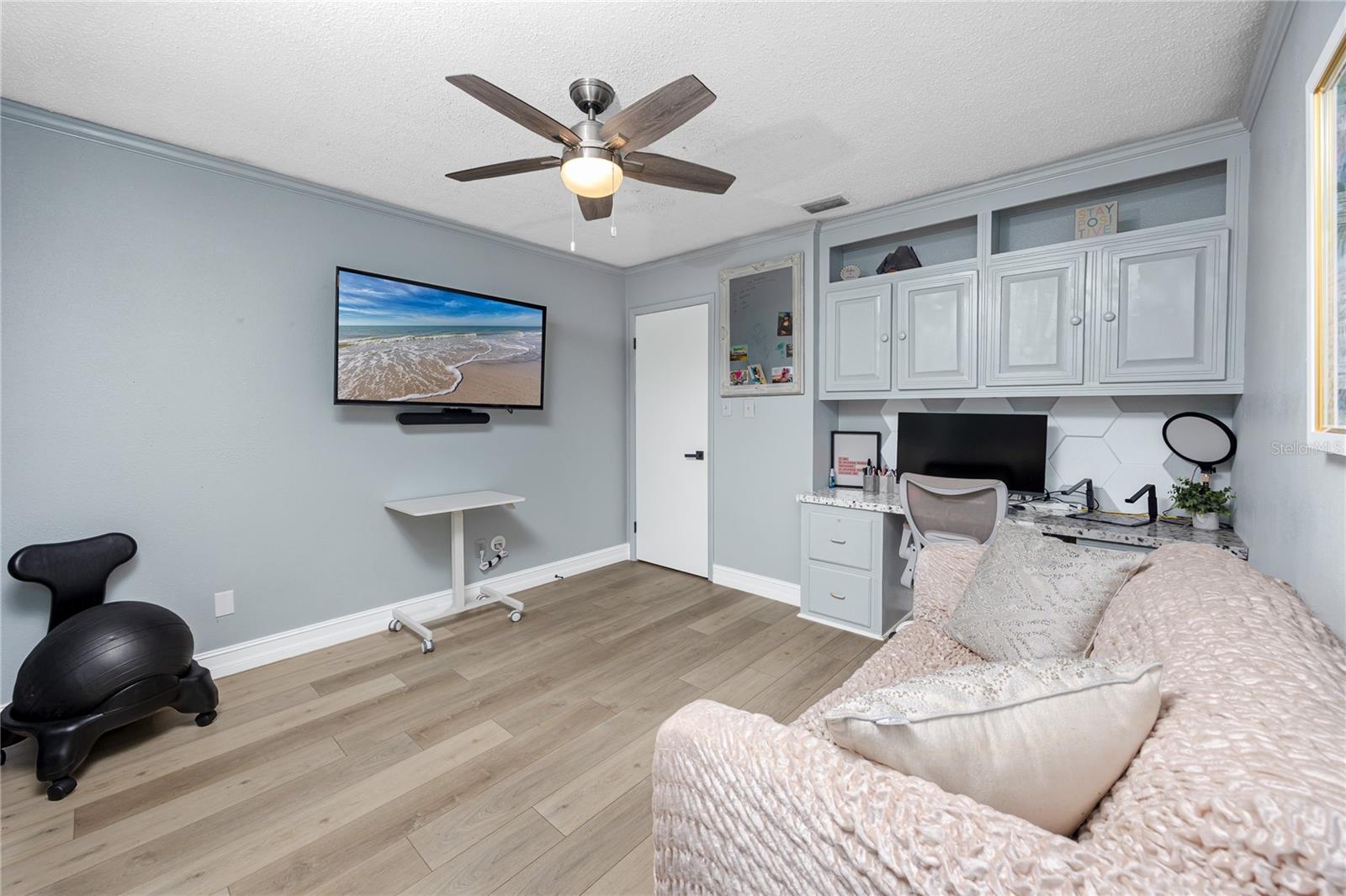 Image 23 of 48 For 27 Summit Lane